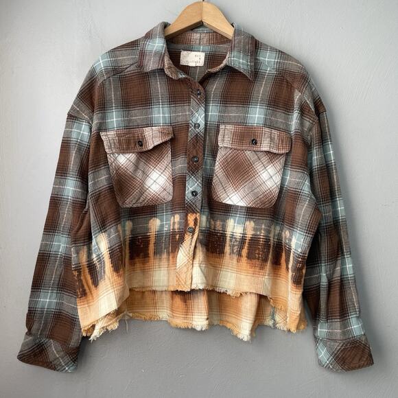 Oli & Hali Tops - Oli & Hali Cropped Flannel Size L Plaid Shirt Boho Grunge Lagenlook Distressed
